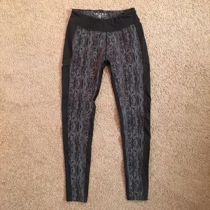 NWOT Soybu yoga leggings